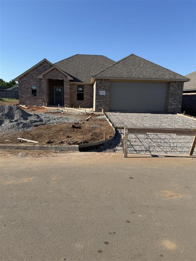 209 NW Pine Ave, Cache, OK 73527 Main Photo
