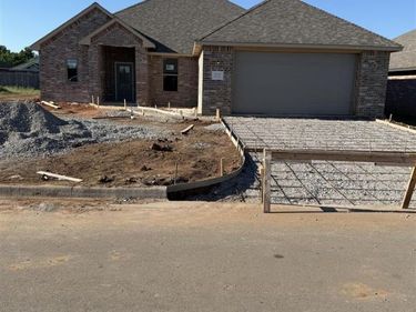 209 NW Pine Ave, Cache, OK 73527