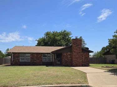 1106 E Jasmine, Frederick, OK 73542