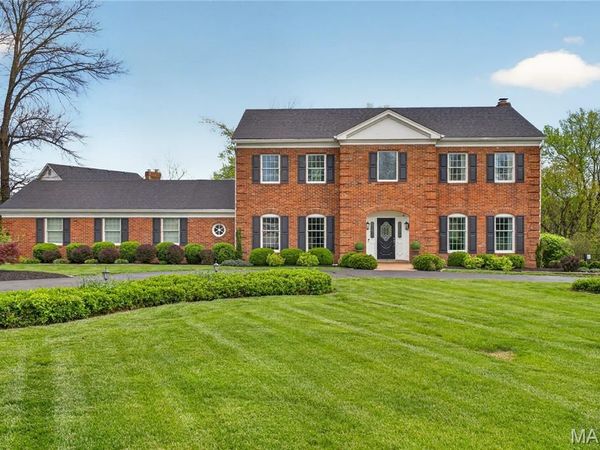 12404 Cedar Moor Drive, St Louis, MO 63131