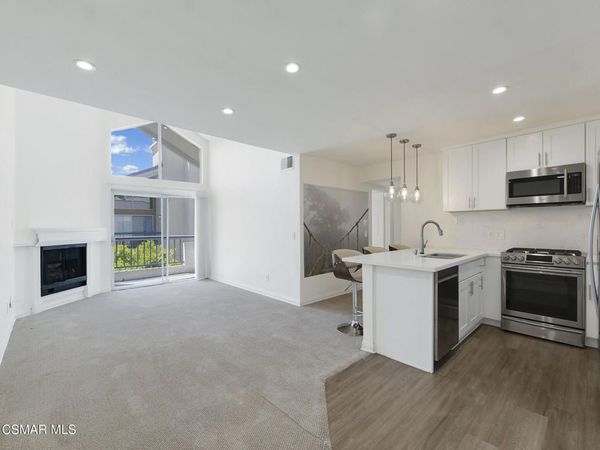 5535 Canoga Avenue, Unit 320, Woodland Hills, CA 91367