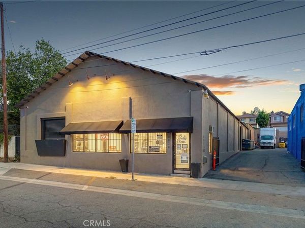 2879 Main, Riverside, CA 92501