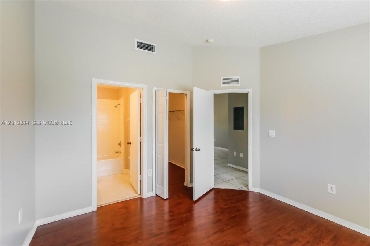 925 NE 34th Ave, Unit 203, Homestead, FL 33033 Photo