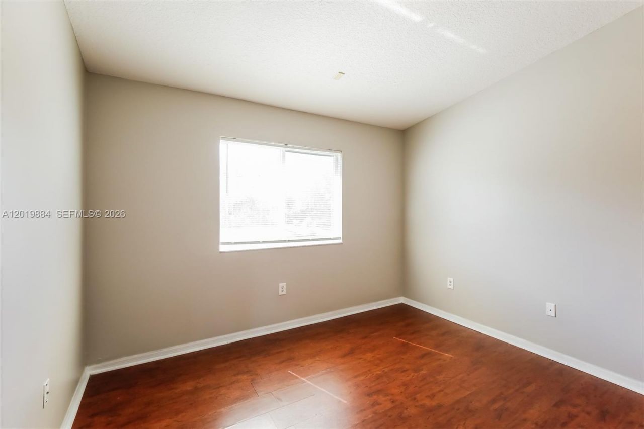 925 NE 34th Ave, Unit 203, Homestead, FL 33033 Photo