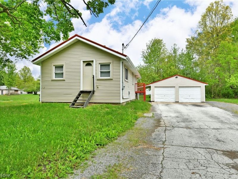 800 N Leavitt Road, Leavittsburg, OH 44430 Photo 3