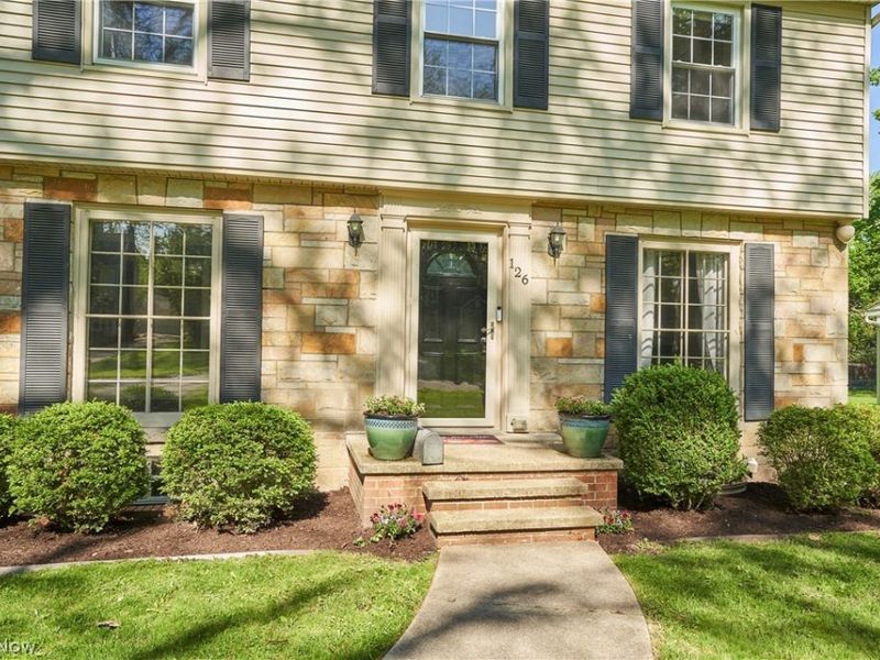 126 Bennington Road, Akron, OH 44313 Photo 3