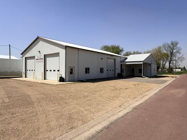 211 8th Street , Walnut Grove, MN 56180