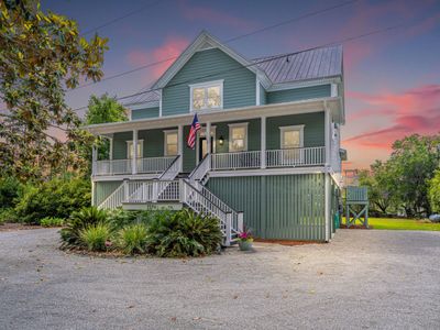 1594 Creekwood Road, Edisto Island, SC 29438