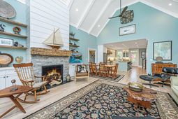 1594 Creekwood Road photo 4