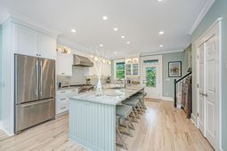 1594 Creekwood Road photo 4