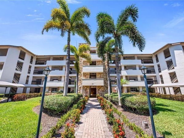 200 Wyndemere WAY, Unit B402, NAPLES, FL 34105