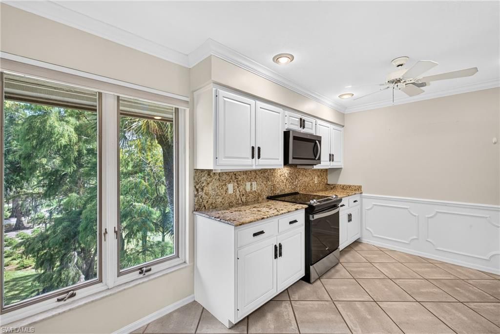 200 Wyndemere Way, Unit B402, Naples, FL 34105 Photo