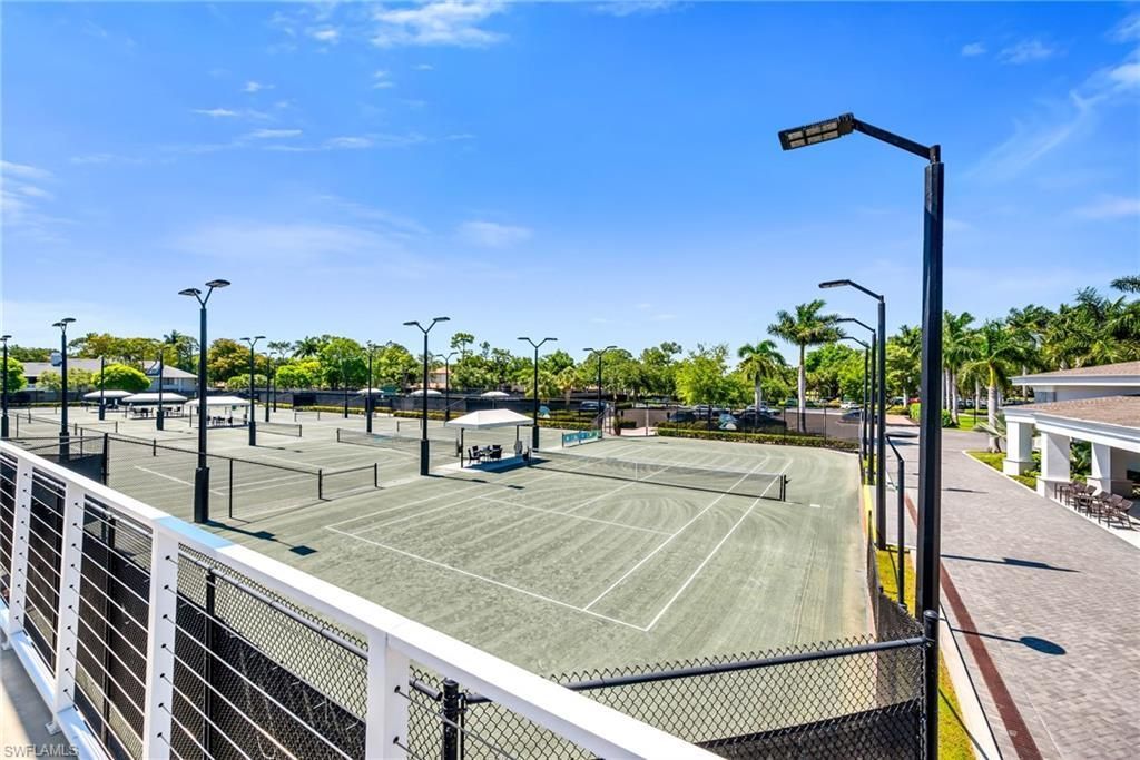 200 Wyndemere Way , Unit B402, Naples, FL 34105 Photo