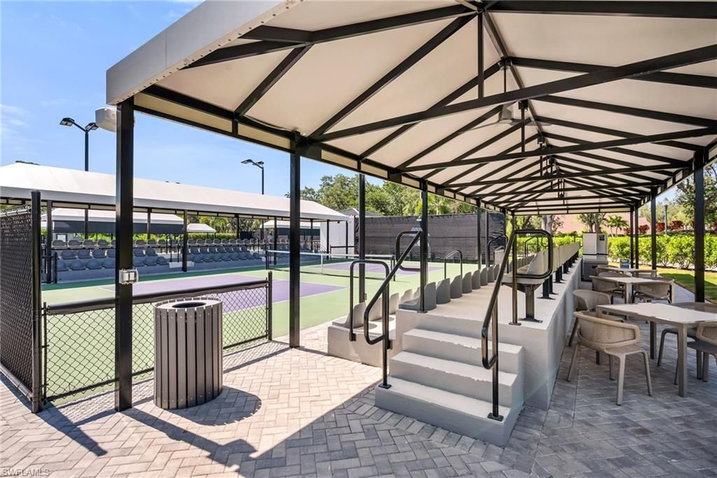 200 Wyndemere Way, Unit B402, Naples, FL 34105 Photo