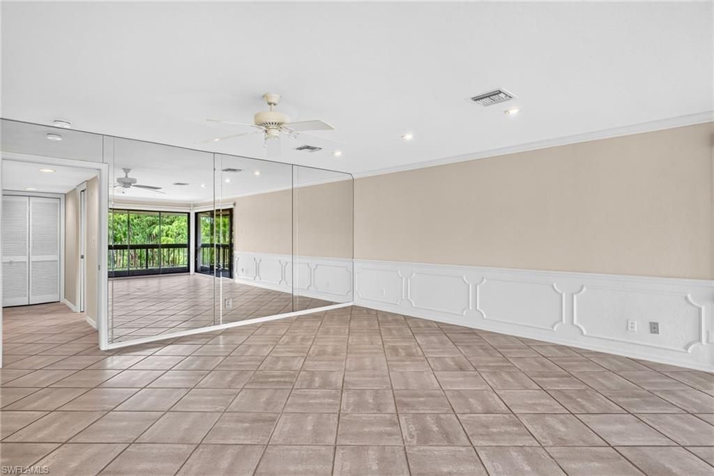 200 Wyndemere Way , Unit B402, Naples, FL 34105 Photo