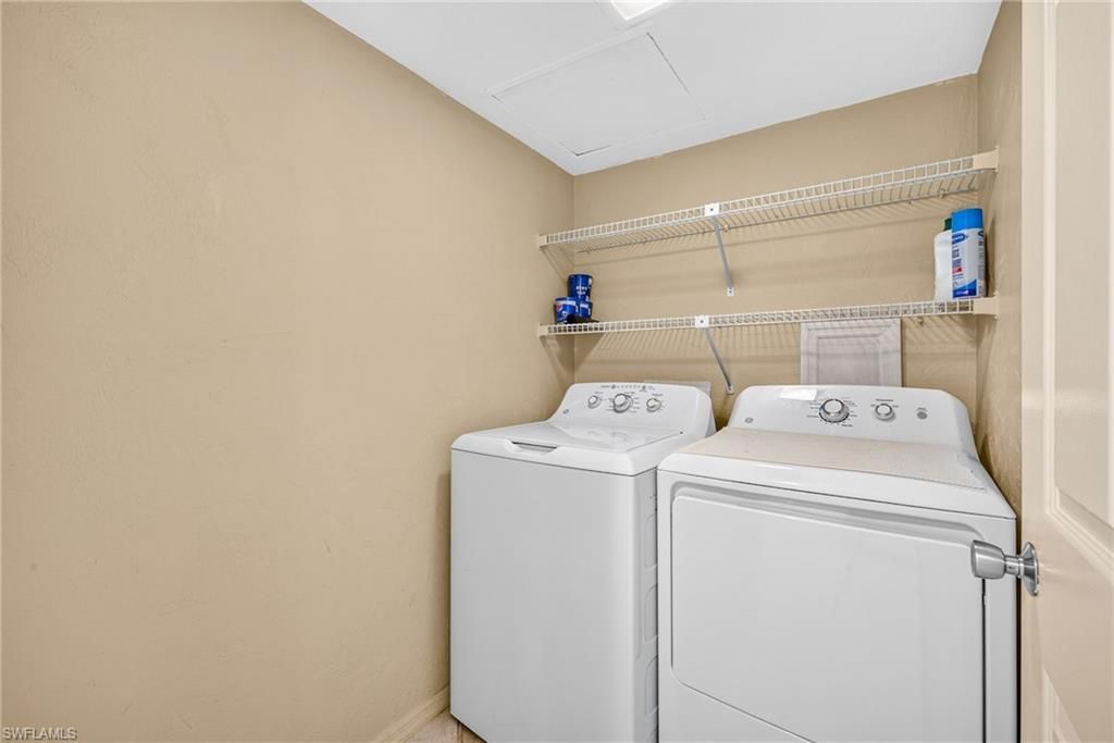 200 Wyndemere Way, Unit B402, Naples, FL 34105 Photo