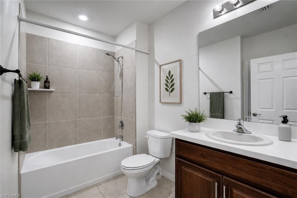 2220 NE 5th Ave , Cape Coral, FL 33909 Photo