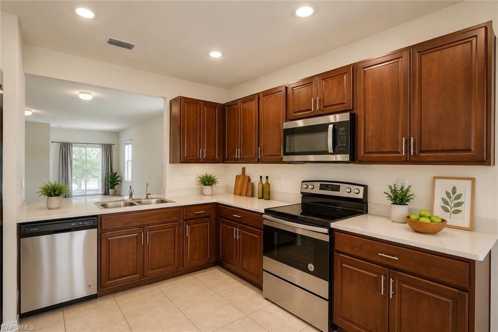 2220 NE 5th Ave , Cape Coral, FL 33909 Photo