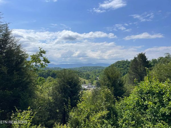 212 Bellebrook Rd, Bristol, TN 37620