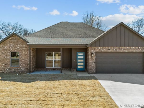 404 W 7th Street , Dewey, OK 74029
