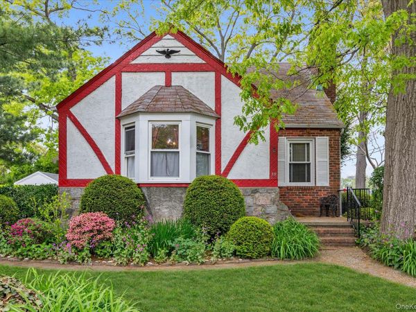 111 E Euclid Street, Valley Stream, NY 11580