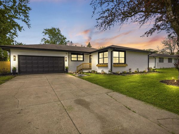 2607 W 60th Drive, Unit W, Merrillville, IN 46410