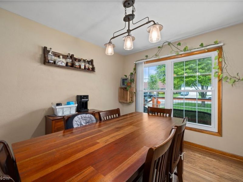 310 N Woodhill Drive, Amherst, OH 44001 Photo 10