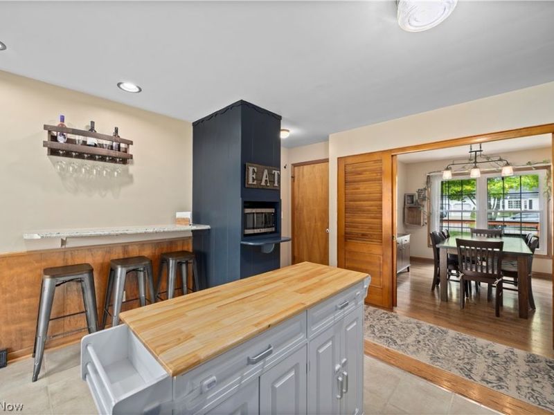 310 N Woodhill Drive, Amherst, OH 44001 Photo 13