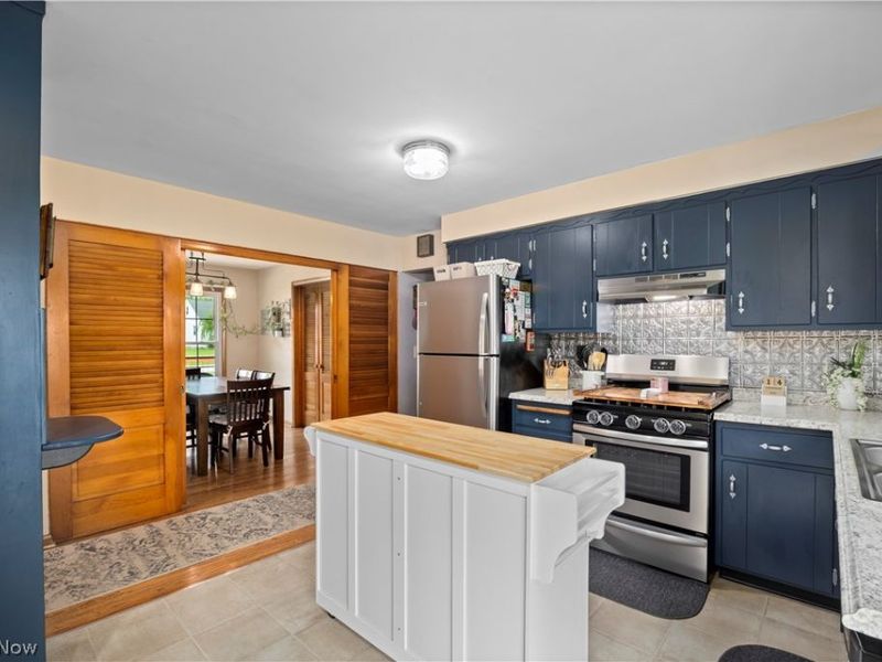 310 N Woodhill Drive, Amherst, OH 44001 Photo 14