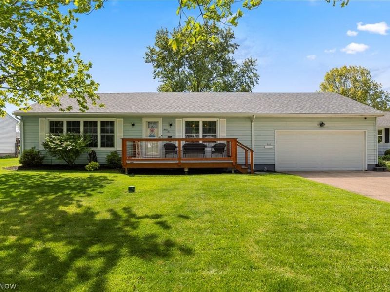 310 N Woodhill Drive, Amherst, OH 44001 Photo 2