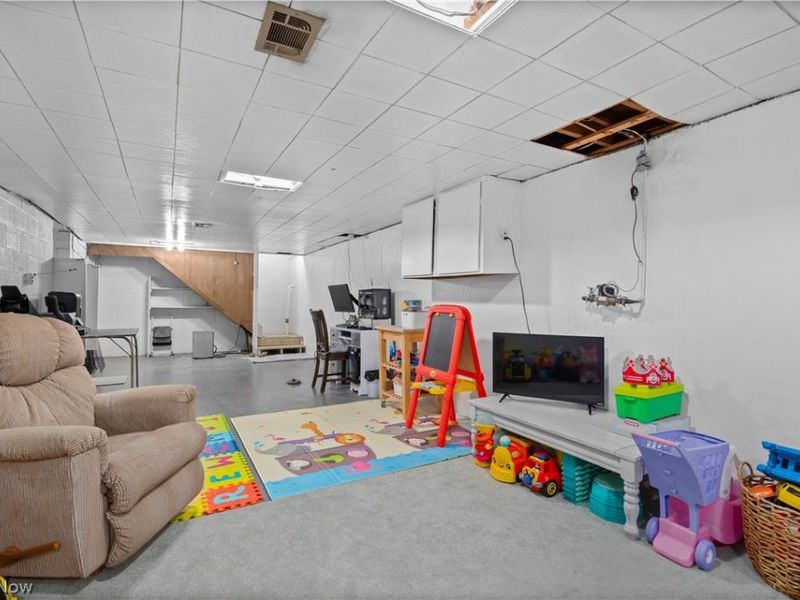 310 N Woodhill Drive, Amherst, OH 44001 Photo 36