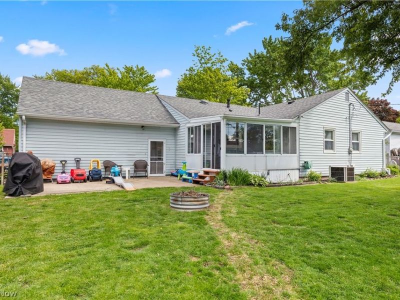 310 N Woodhill Drive, Amherst, OH 44001 Photo 40