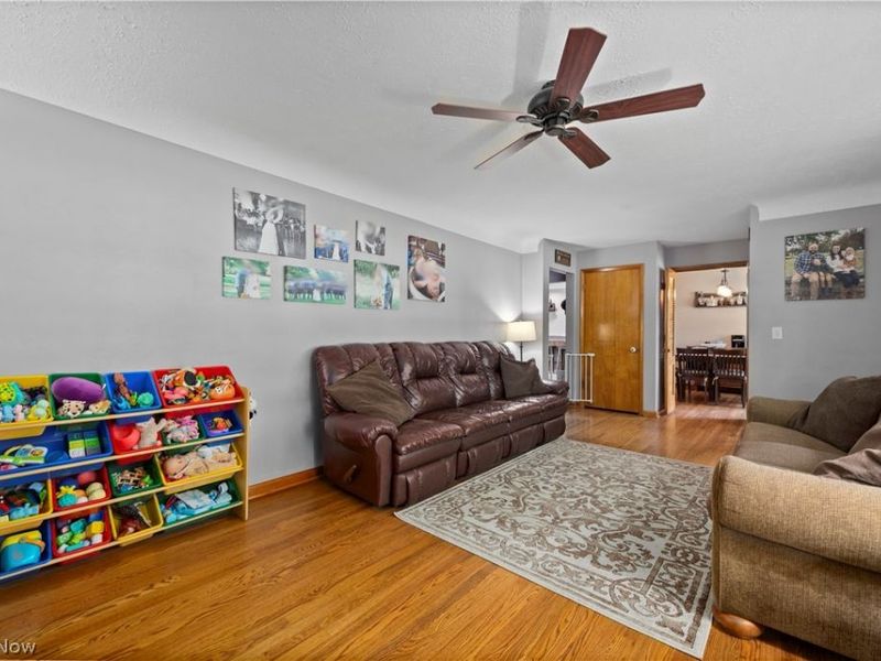 310 N Woodhill Drive, Amherst, OH 44001 Photo 5