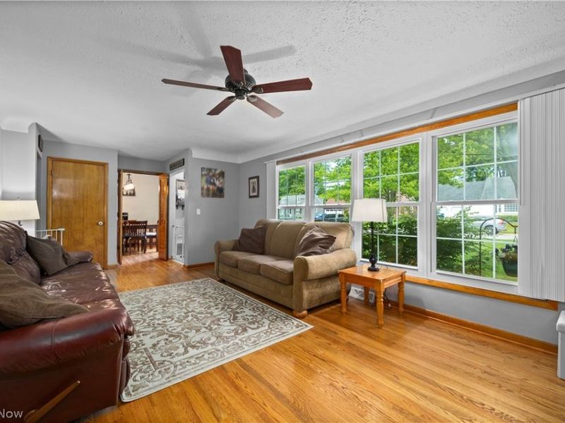 310 N Woodhill Drive, Amherst, OH 44001 Photo 6