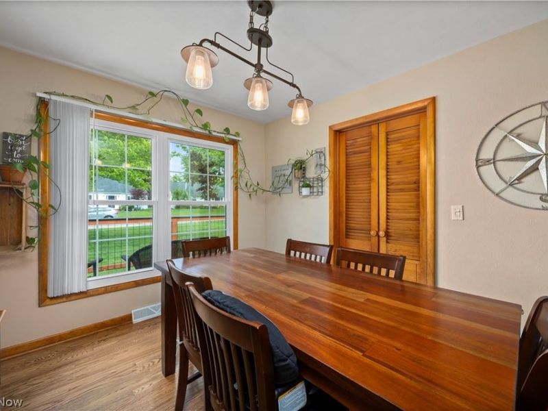 310 N Woodhill Drive, Amherst, OH 44001 Photo 9