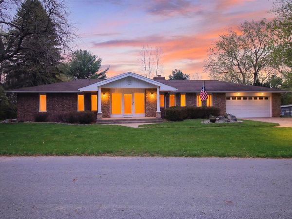 410 Orchard Court, St Louis, MI 48880