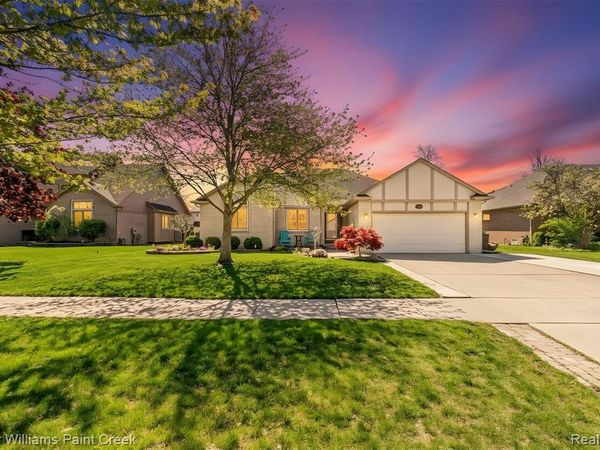 35452 Saint Clair Drive, New Baltimore, MI 48047
