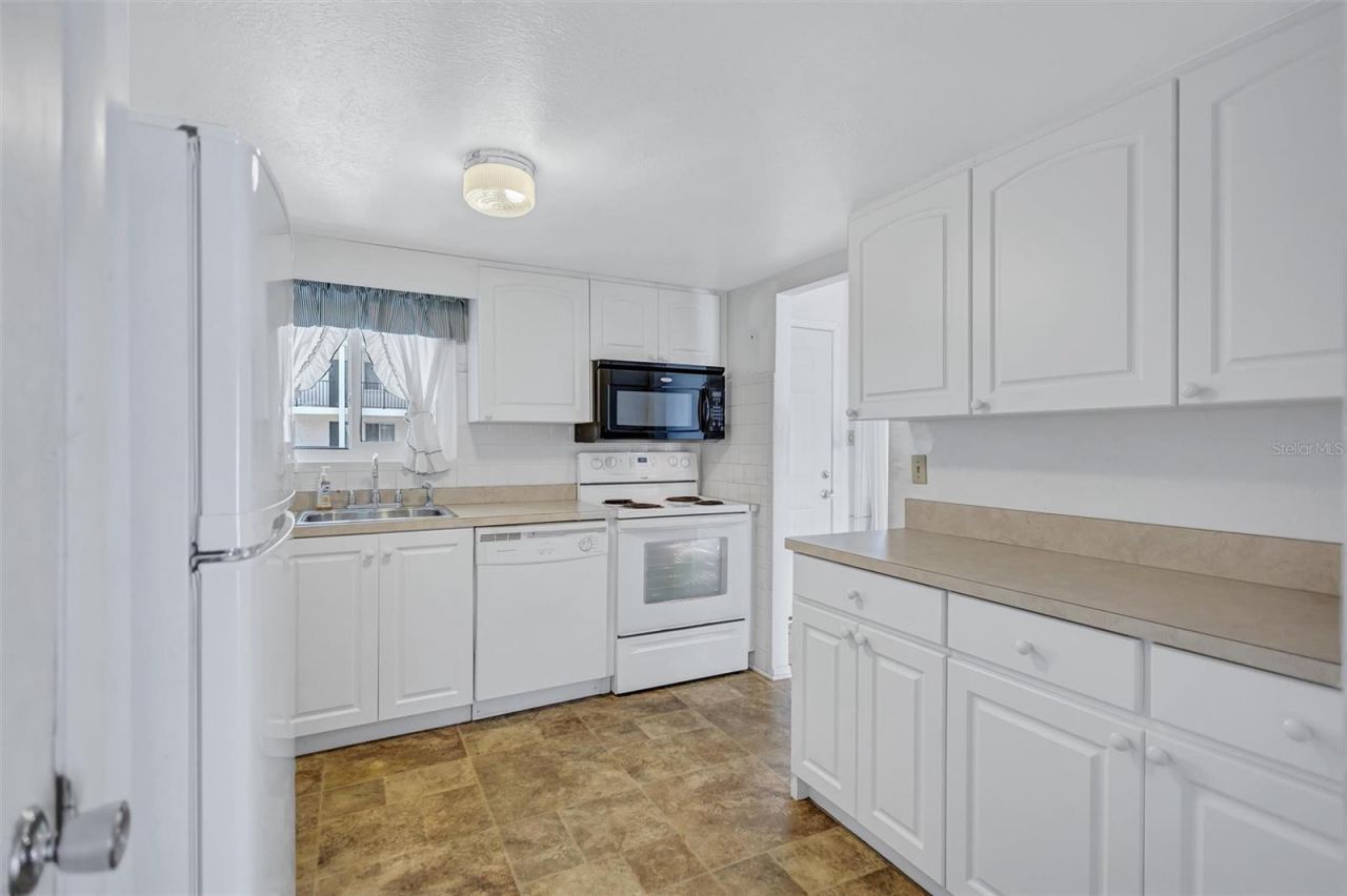 2217 Sunset Drive , Unit E27, Bradenton, FL 34207 Photo