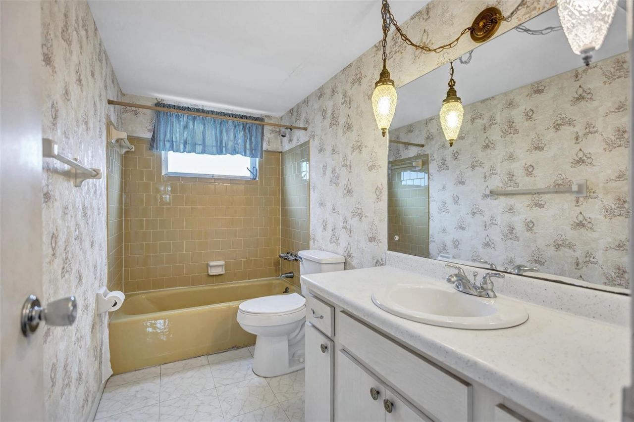 2217 Sunset Drive , Unit E27, Bradenton, FL 34207 Photo