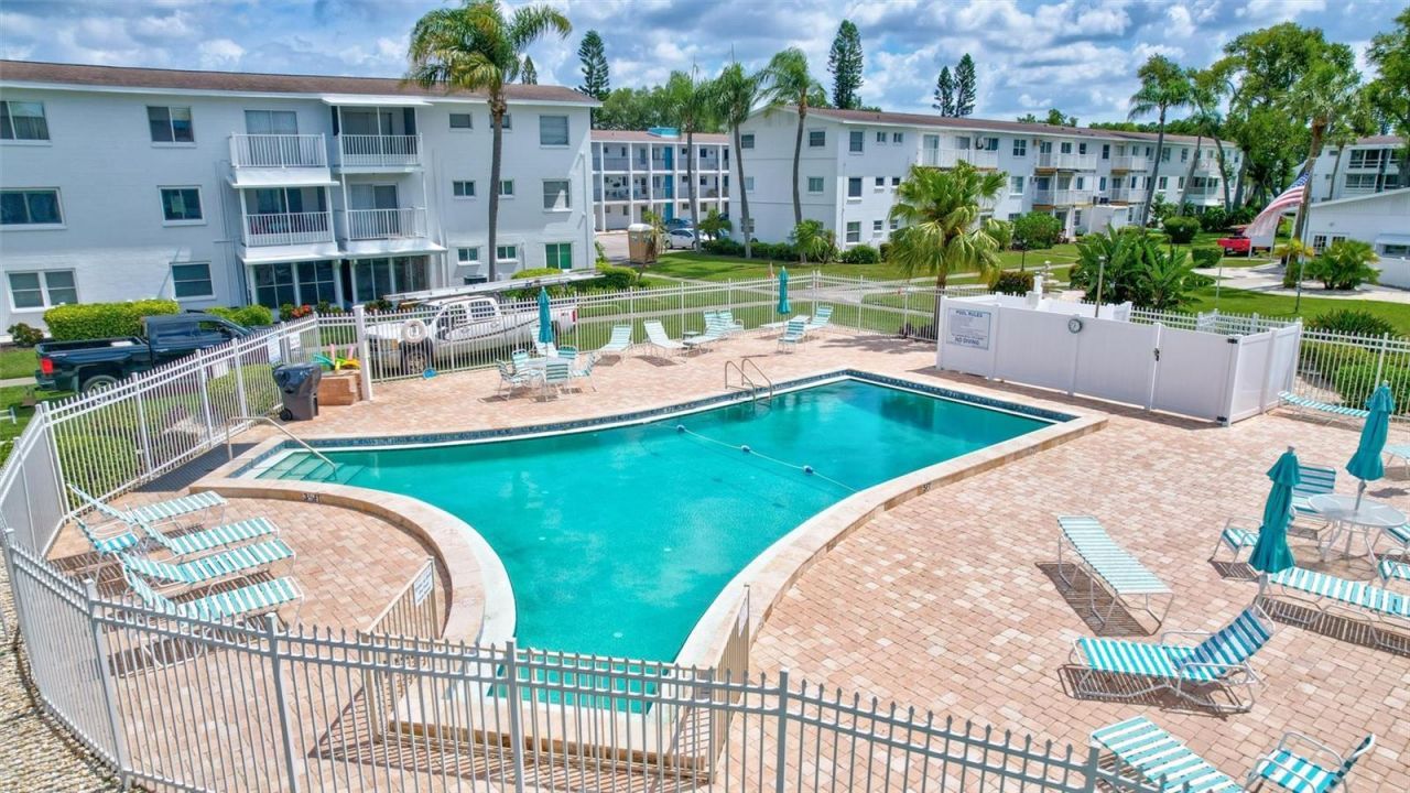 2217 Sunset Drive , Unit E27, Bradenton, FL 34207 Photo