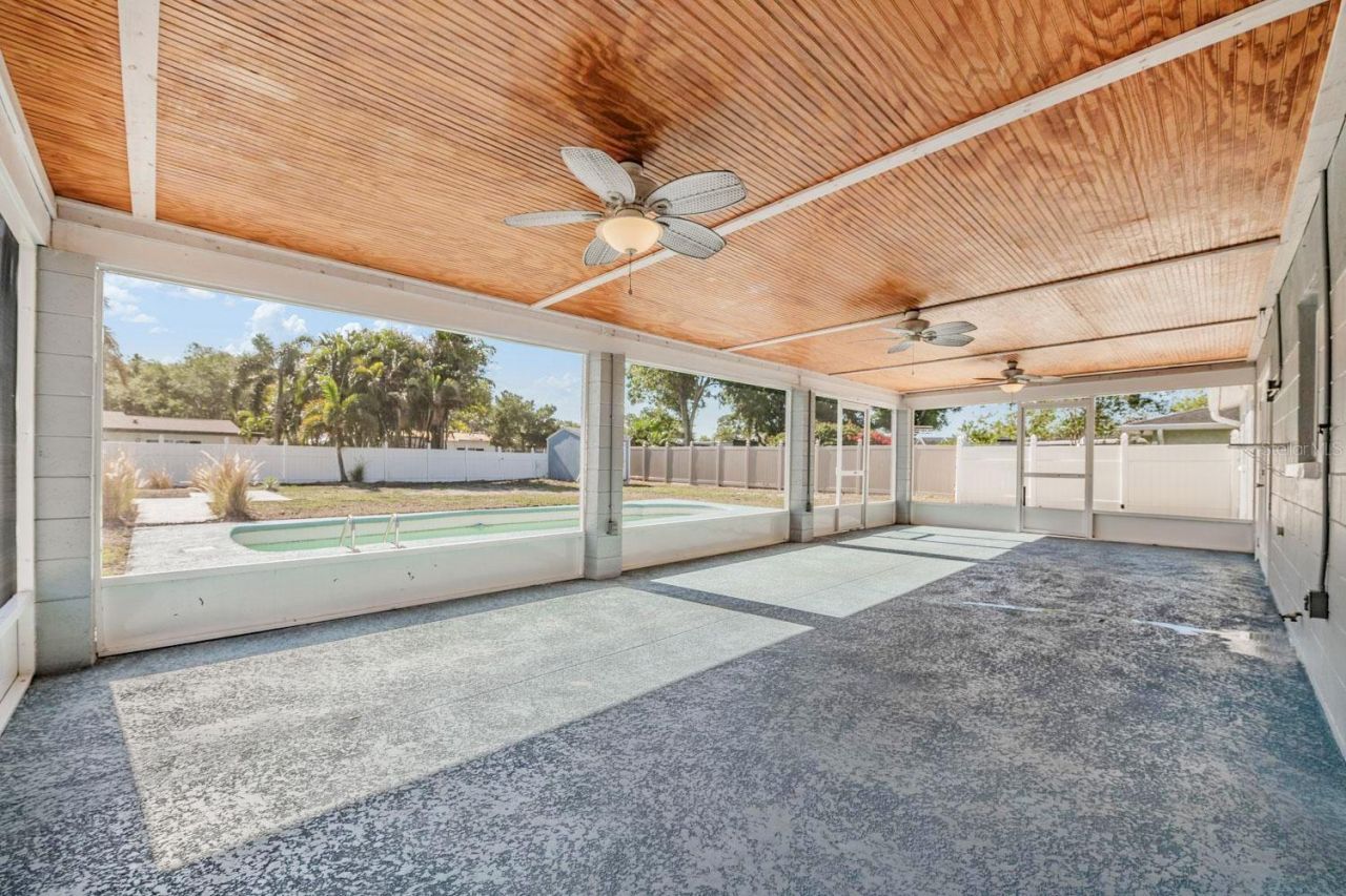 6735 23rd Street N, Saint Petersburg, FL 33702 Photo