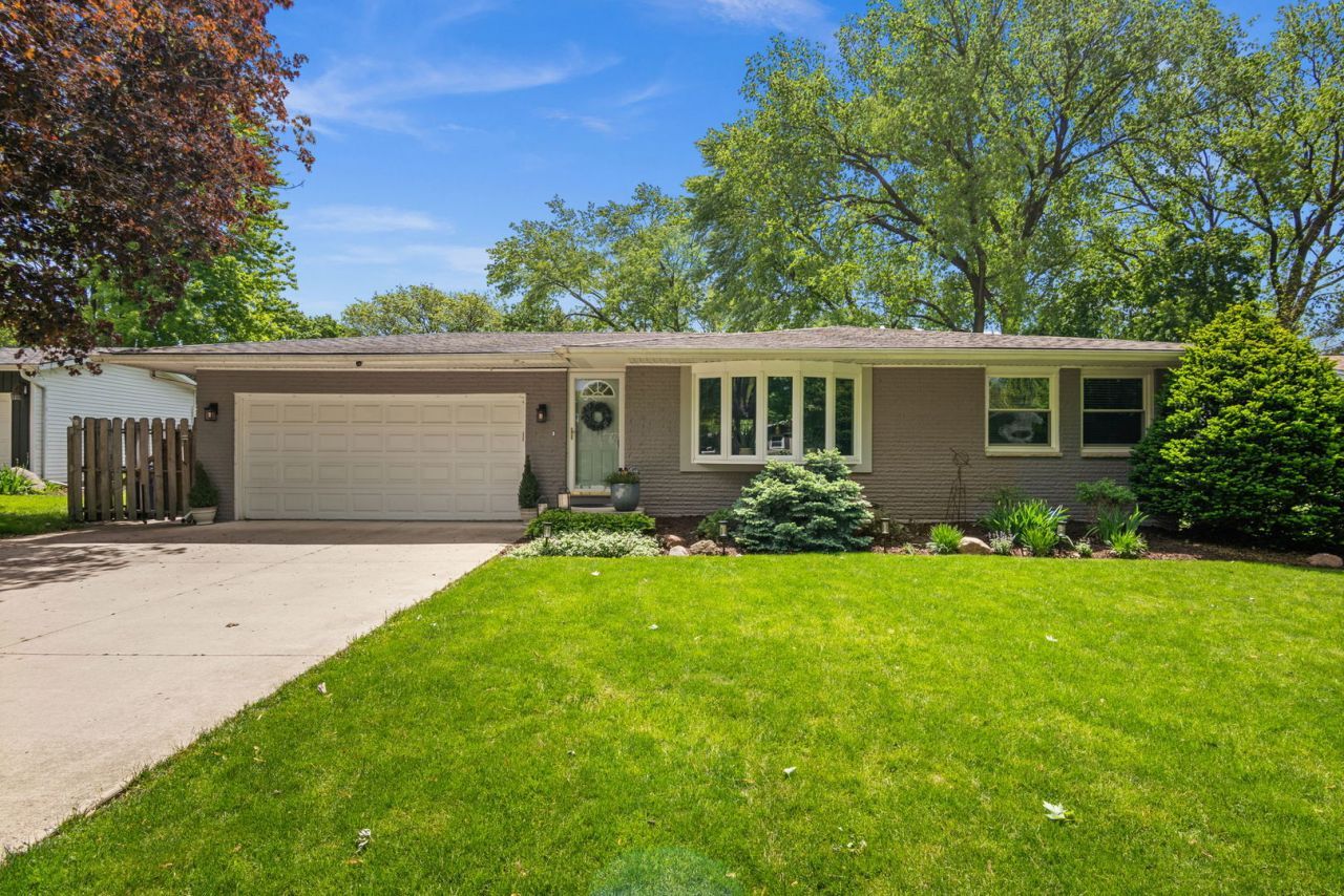 1515 Jewel Avenue , Saint Charles, IL 60174 Main Photo