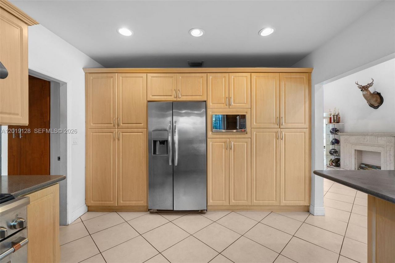 3758 Prairie Ave , Miami Beach, FL 33140 Photo