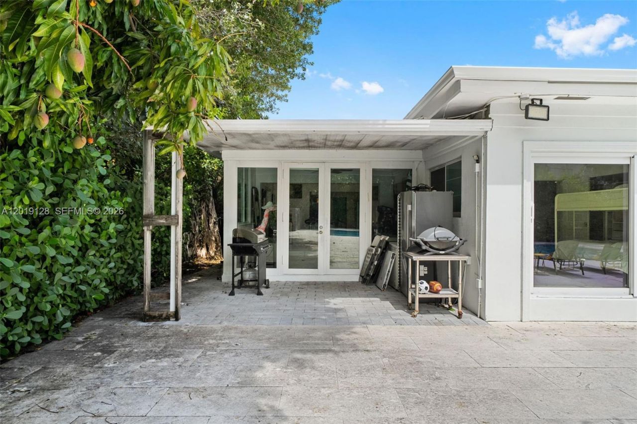 3758 Prairie Ave , Miami Beach, FL 33140 Photo