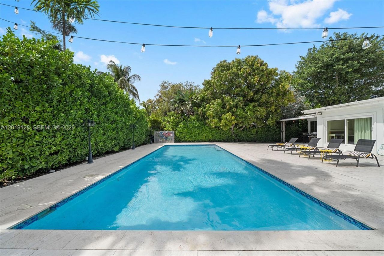 3758 Prairie Ave , Miami Beach, FL 33140 Photo