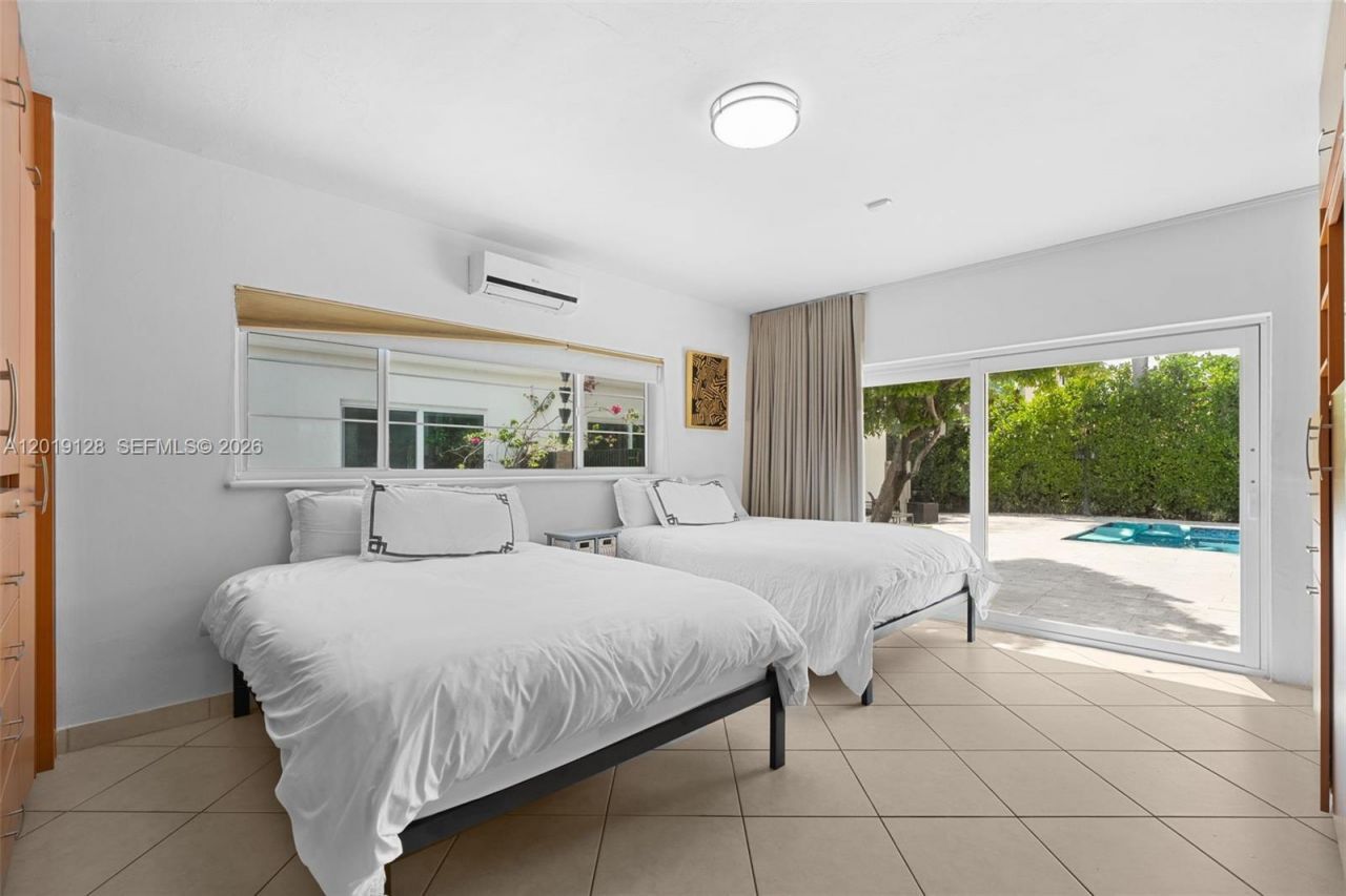 3758 Prairie Ave , Miami Beach, FL 33140 Photo