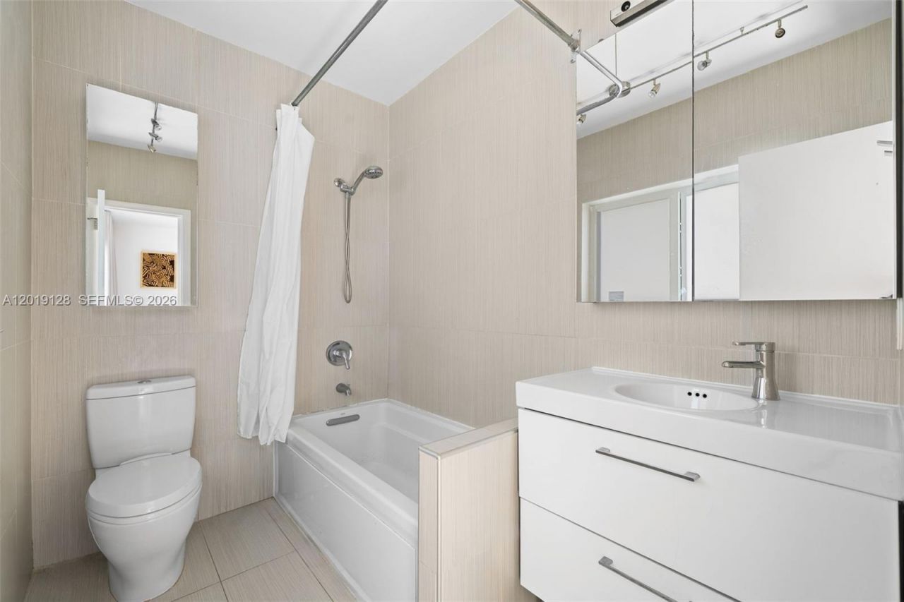 3758 Prairie Ave , Miami Beach, FL 33140 Photo