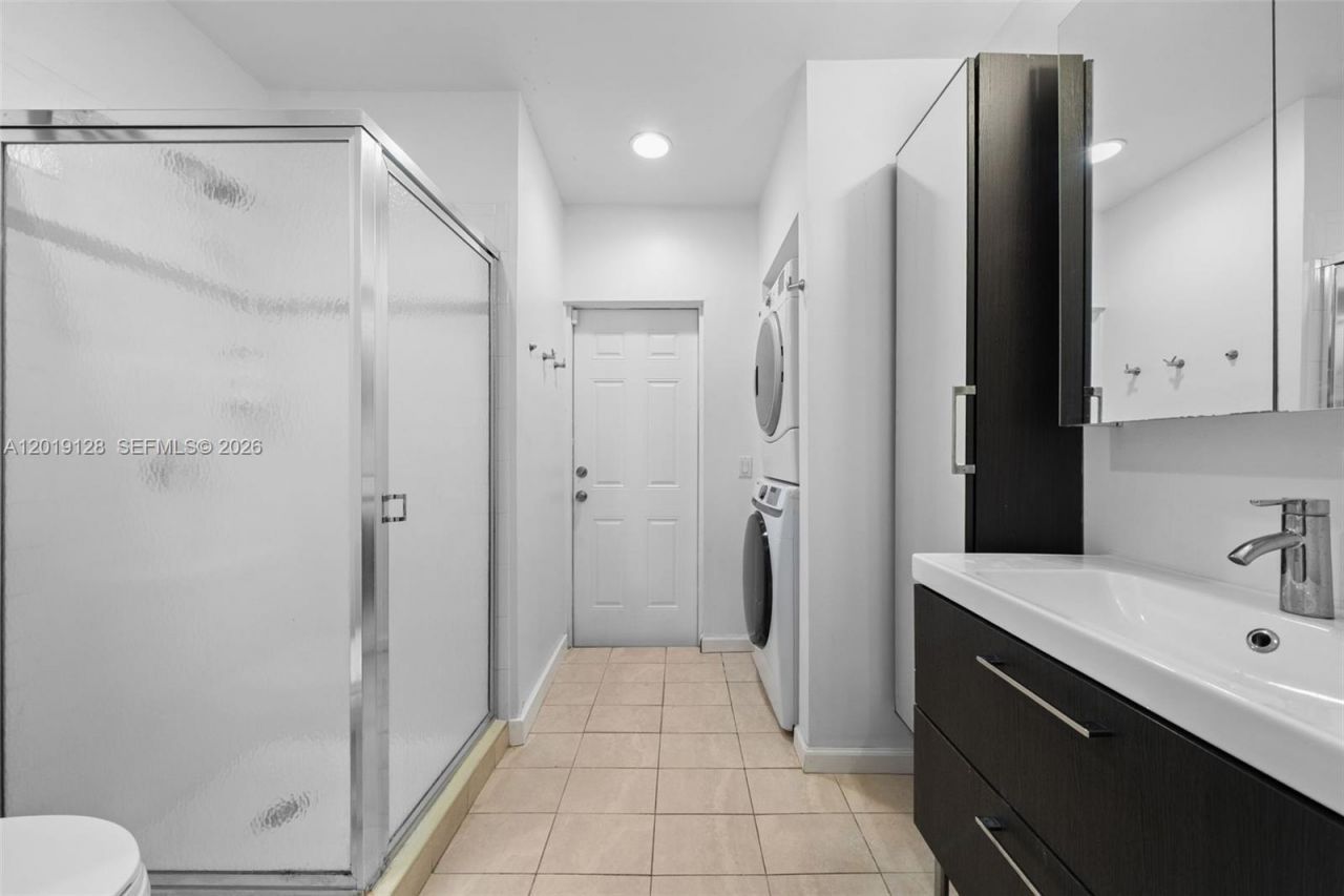 3758 Prairie Ave , Miami Beach, FL 33140 Photo