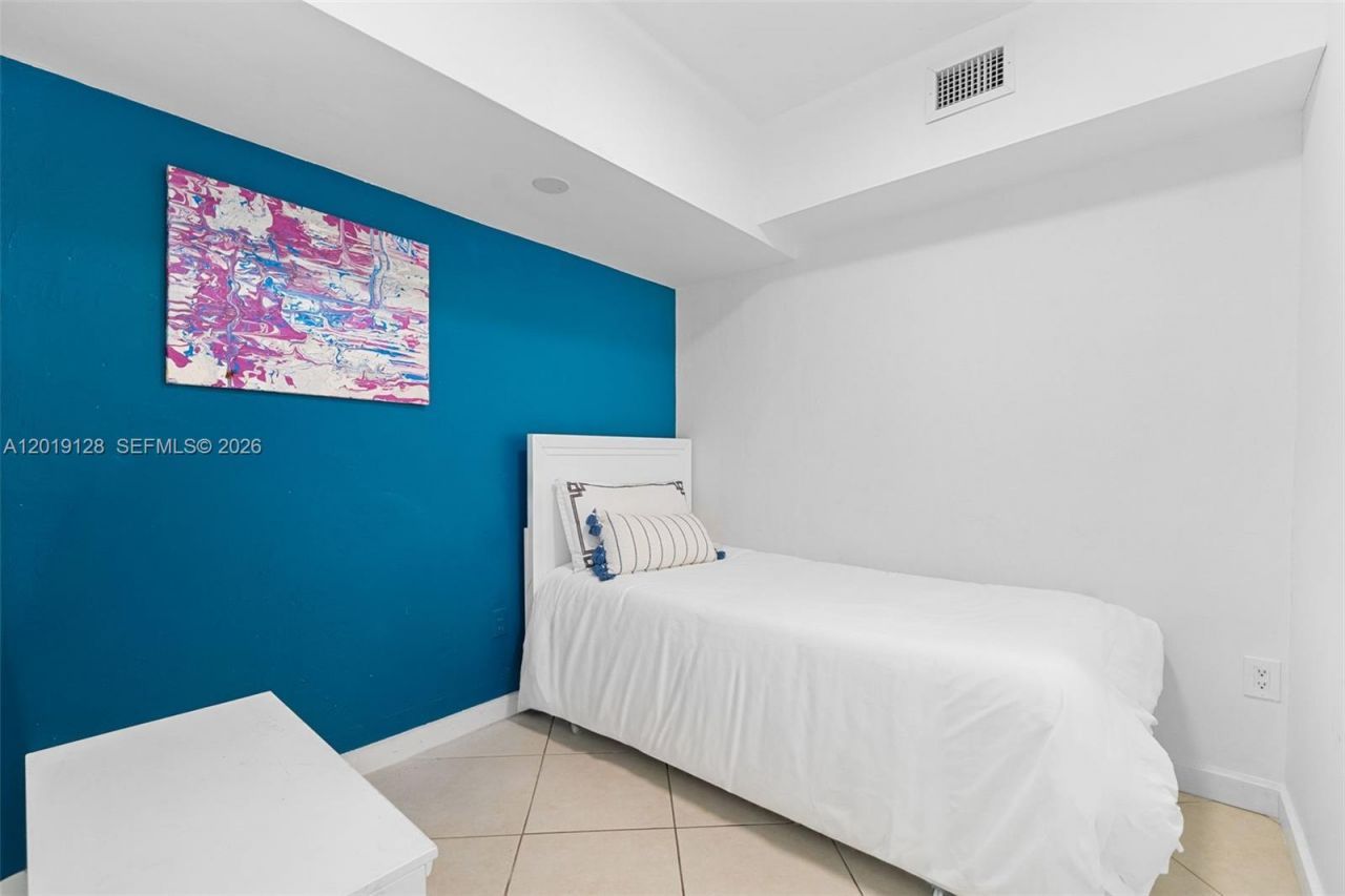 3758 Prairie Ave , Miami Beach, FL 33140 Photo