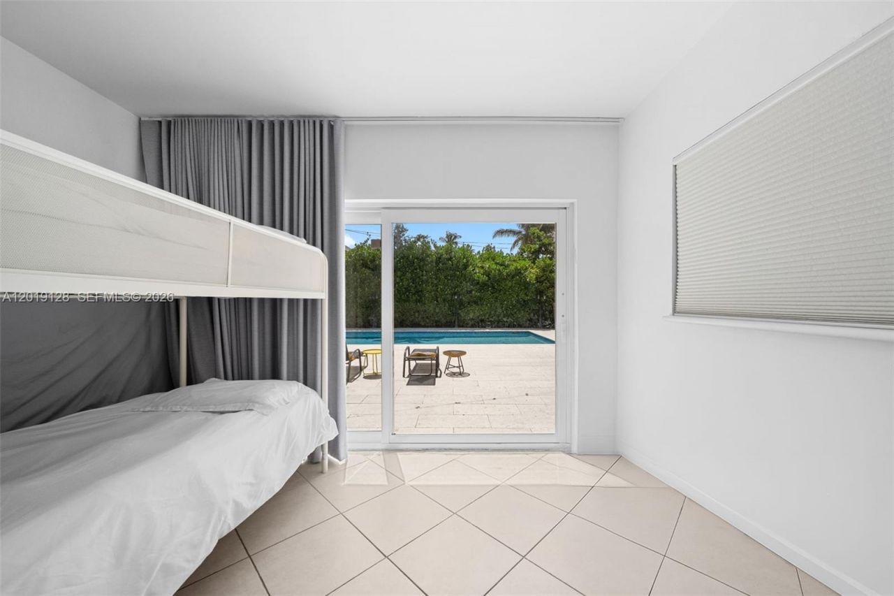 3758 Prairie Ave , Miami Beach, FL 33140 Photo